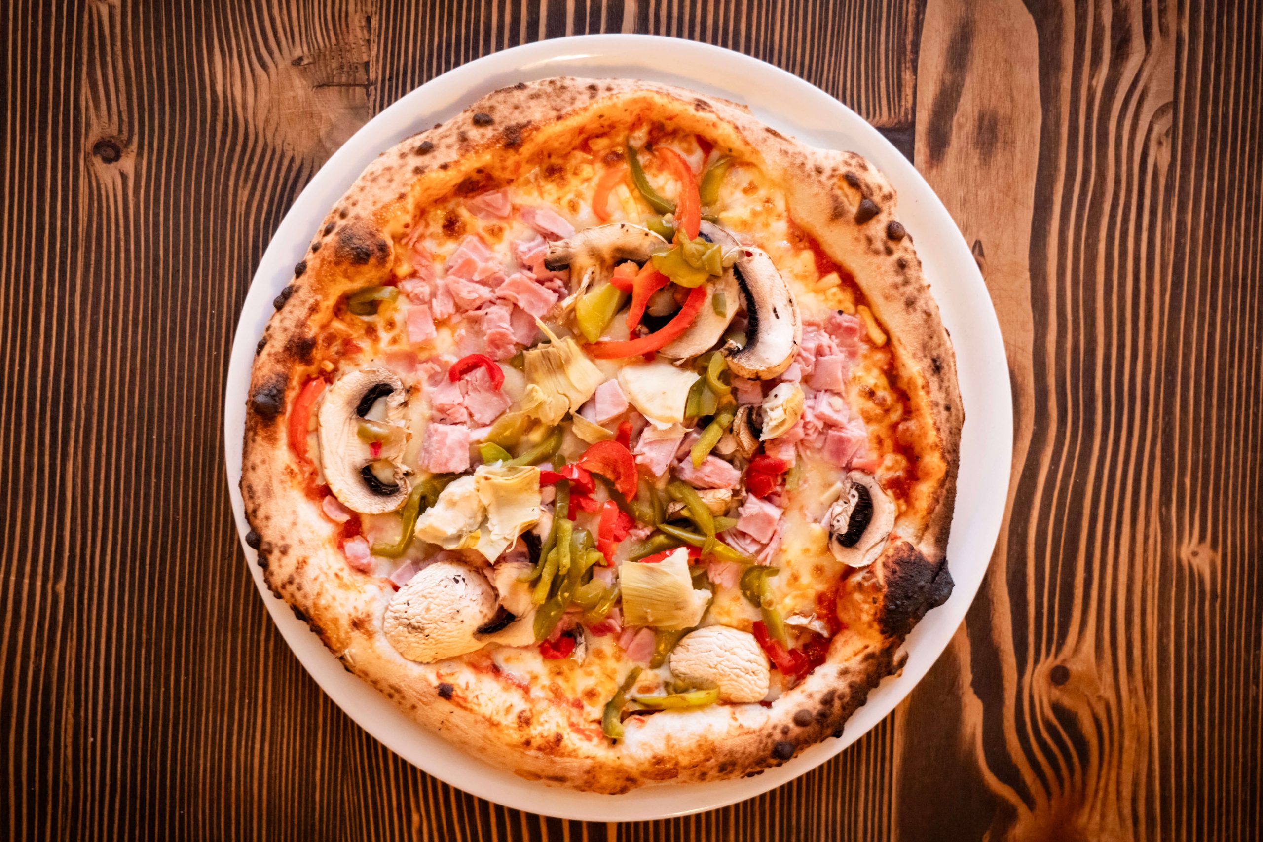 pizza-with-veggies-toppings